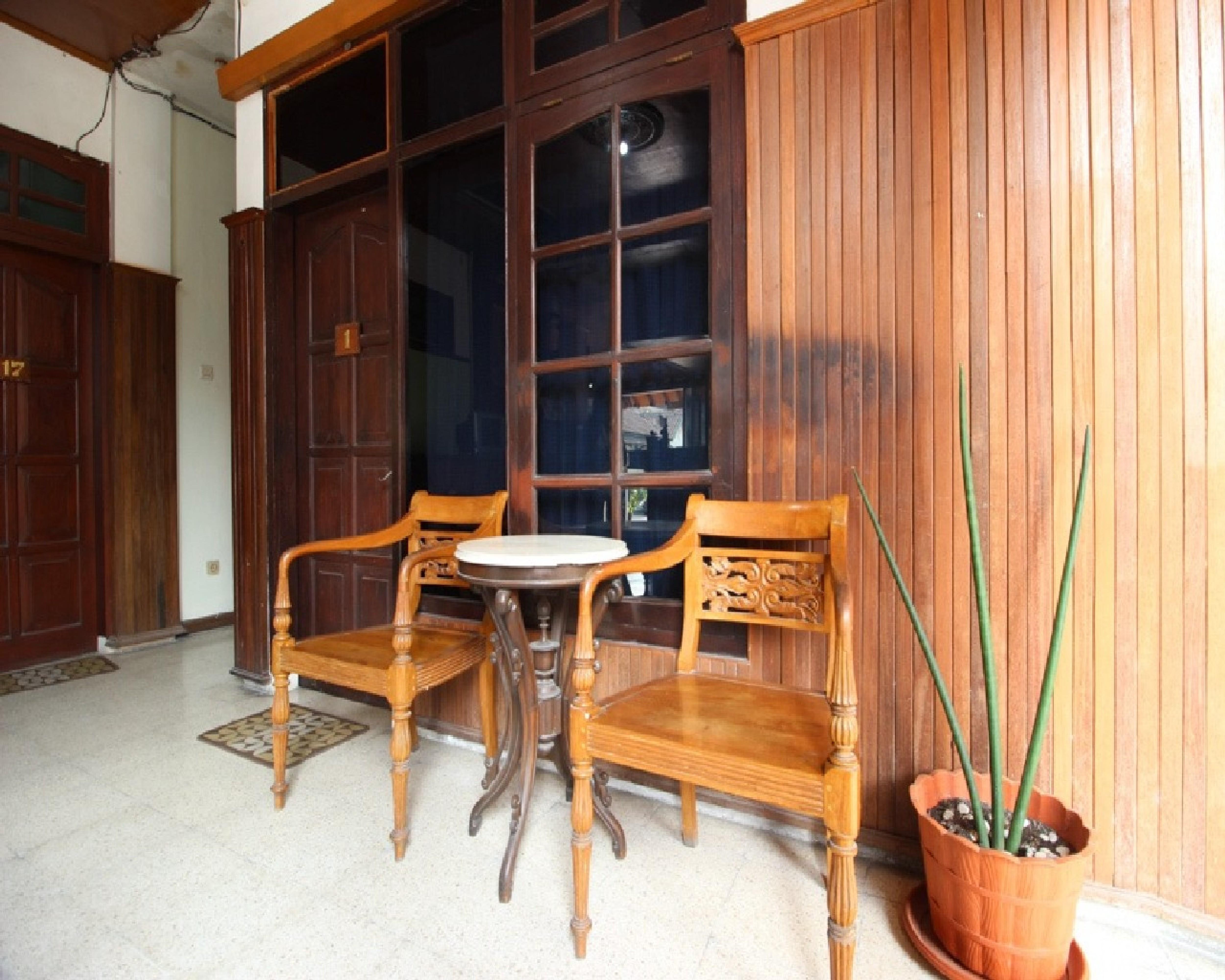 Reddoorz @ Mantrijeron 2 Hotel Yogyakarta Exterior foto