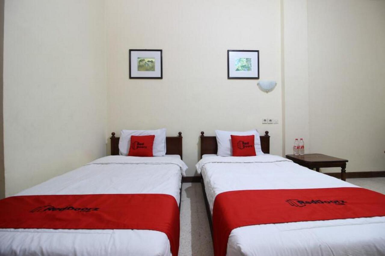 Reddoorz @ Mantrijeron 2 Hotel Yogyakarta Exterior foto