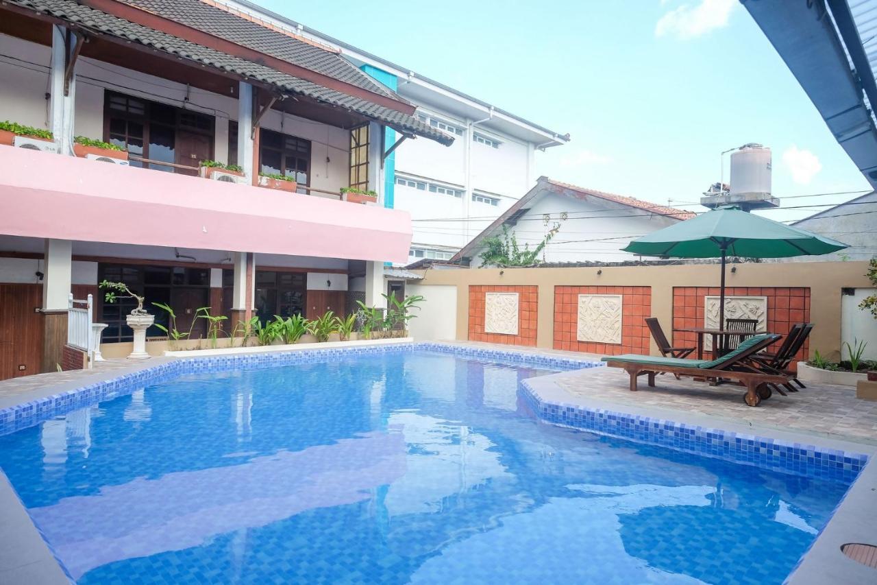 Reddoorz @ Mantrijeron 2 Hotel Yogyakarta Exterior foto