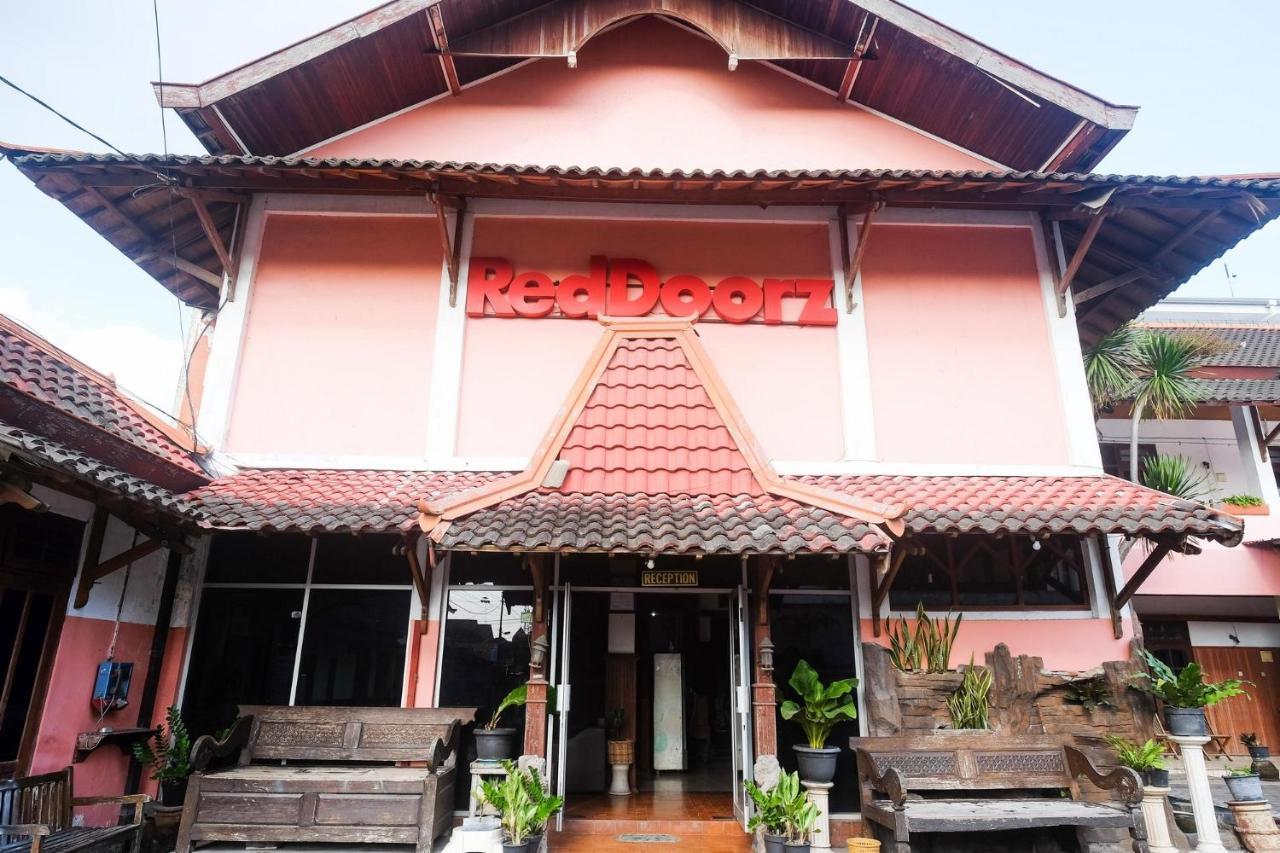 Reddoorz @ Mantrijeron 2 Hotel Yogyakarta Exterior foto
