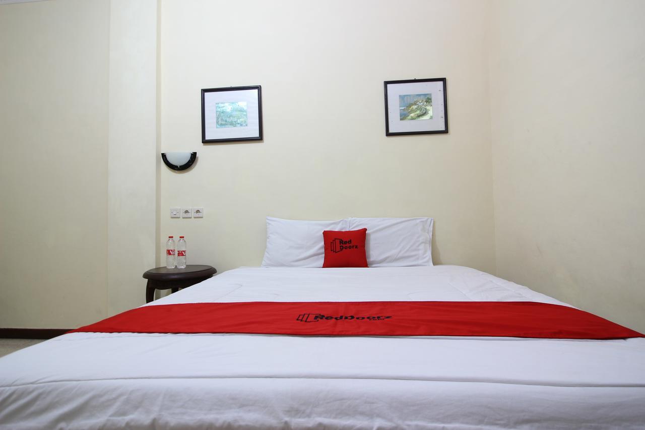 Reddoorz @ Mantrijeron 2 Hotel Yogyakarta Exterior foto